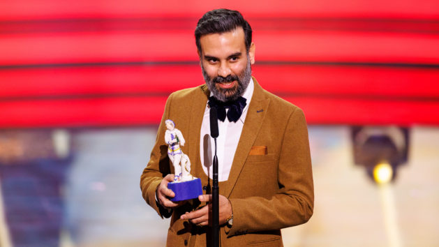 Den Regiepreis erhielt Alireza Golafshan für den Film „Alles Fifty Fifty“.