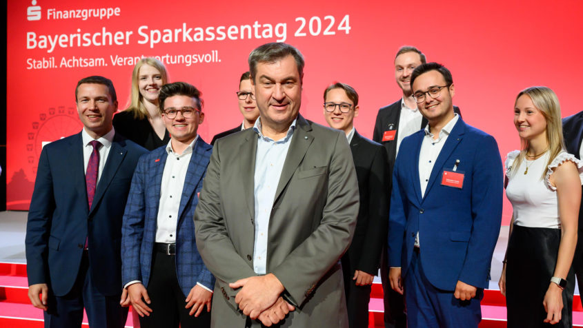 Ministerpräsident Dr. Markus Söder zu Gast beim Bayerischen Sparkassentag 2024 in Straubing.
